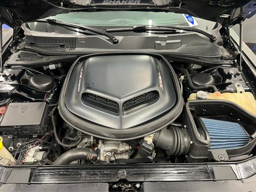 2017 Dodge Challenger 392 Hemi Scat Pack Shaker