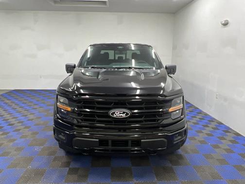 Agate Black Metallic 2026 Ford F-150 XLT