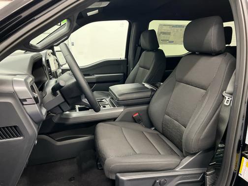 Agate Black Metallic 2026 Ford F-150 XLT