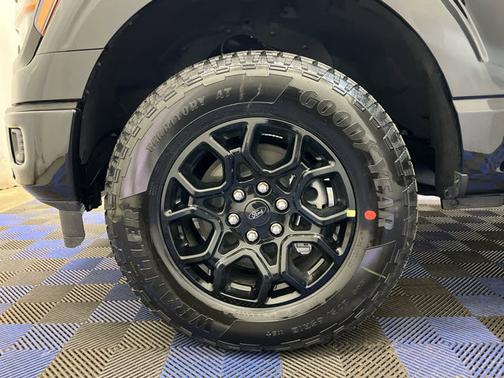 Agate Black Metallic 2026 Ford F-150 XLT