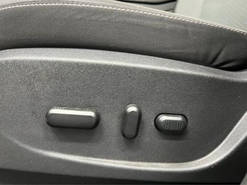 Canyon Ridge Metallic 2017 Ford Escape SE