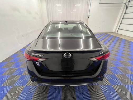Super Black 2020 Nissan Sentra SR
