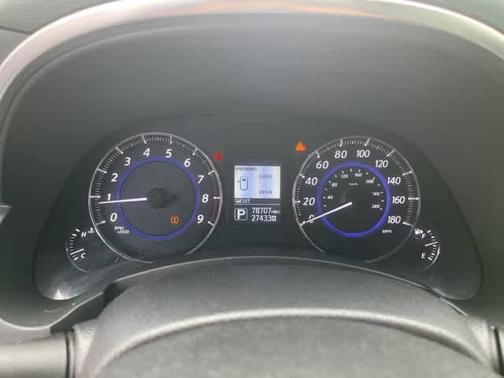 2017 INFINITI QX70 Base (A7)