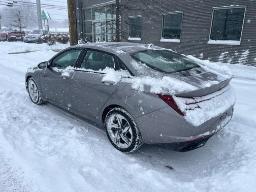 2023 Hyundai ELANTRA SEL