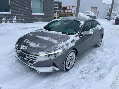 2023 Hyundai ELANTRA SEL