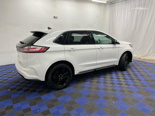 2022 Ford Edge ST-Line