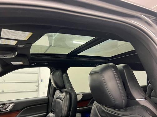 2022 Lincoln Navigator L Reserve