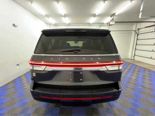 2022 Lincoln Navigator L Reserve