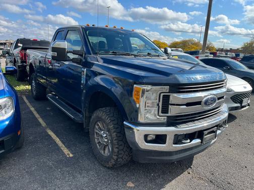 2017 Ford F-250 XLT 4WD SuperCab 8 Box