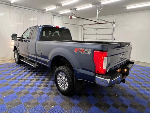 2017 Ford F-250 XLT 4WD SuperCab 8 Box