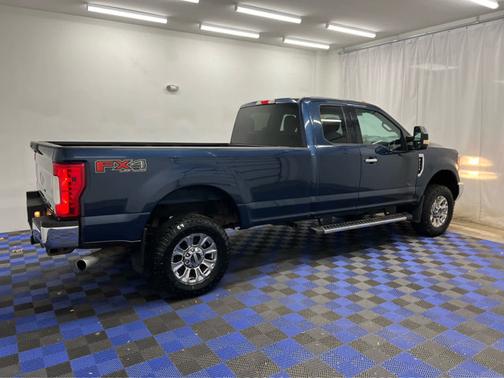 2017 Ford F-250 XLT 4WD SuperCab 8 Box