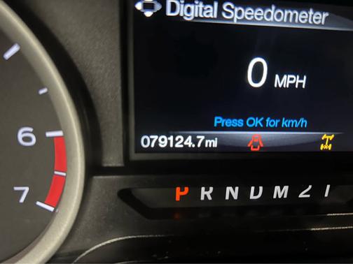 2017 Ford F-250 XLT 4WD SuperCab 8 Box