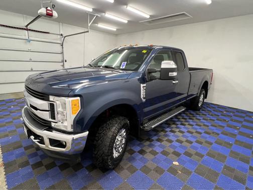 2017 Ford F-250 XLT 4WD SuperCab 8 Box