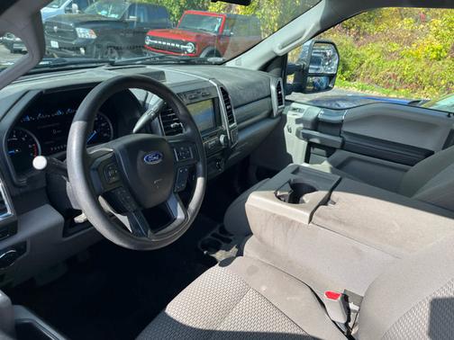 2017 Ford F-250 XLT 4WD SuperCab 8 Box