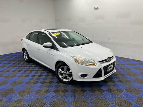 Oxford White 2014 Ford Focus SE