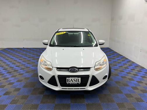 Oxford White 2014 Ford Focus SE