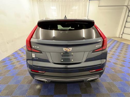 2020 Cadillac XT4 Premium Luxury