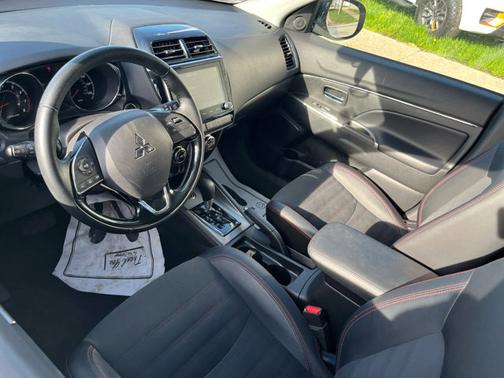 Alloy Silver Metallic 2024 Mitsubishi Outlander Sport SE