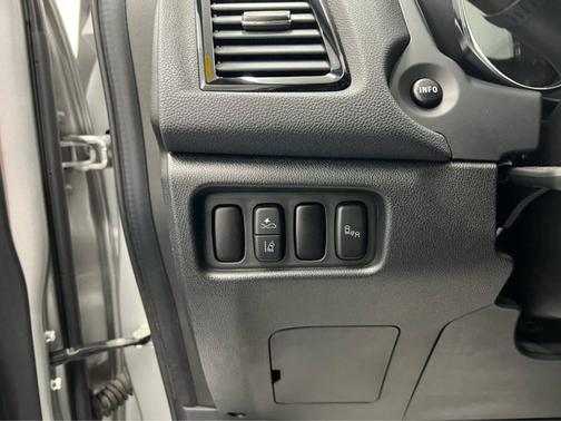 Alloy Silver Metallic 2024 Mitsubishi Outlander Sport SE