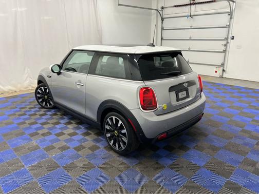 2024 MINI Hardtop Cooper SE