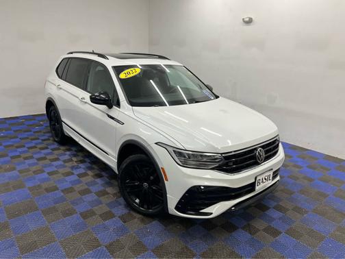 2022 Volkswagen Tiguan SE R-Line Black