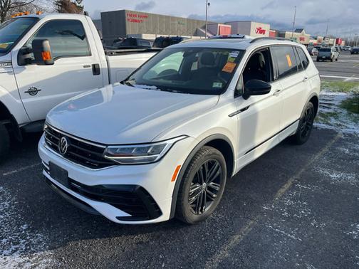 2022 Volkswagen Tiguan SE R-Line Black