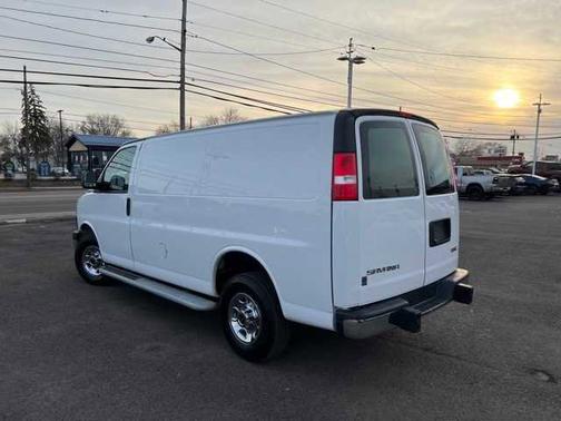 2023 GMC Savana 2500 Work Van