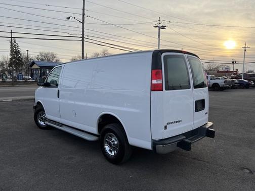 2023 GMC Savana 2500 Work Van