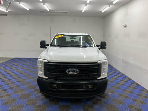 Oxford White 2023 Ford F-250 XL