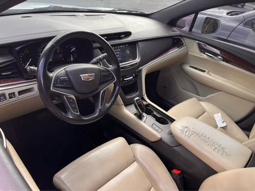 2017 Cadillac XT5 Luxury AWD