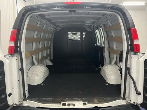 2024 Chevrolet Express 2500 