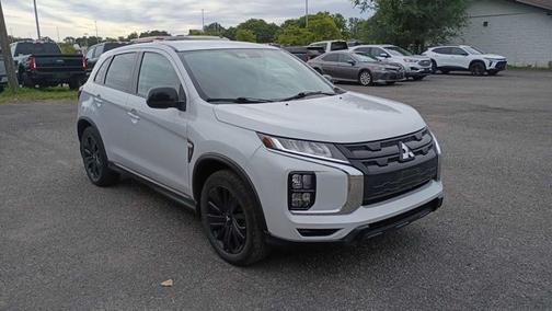 White Diamond 2023 Mitsubishi Outlander Sport LE
