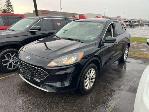 Agate Black Metallic 2022 Ford Escape SE