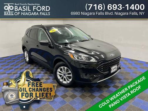 Agate Black Metallic 2022 Ford Escape SE