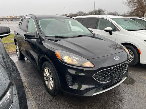 Agate Black Metallic 2022 Ford Escape SE