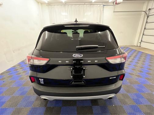 Agate Black Metallic 2022 Ford Escape SE
