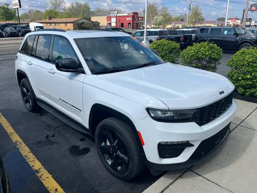 Bright White Clearcoat 2024 Jeep Grand Cherokee Limited