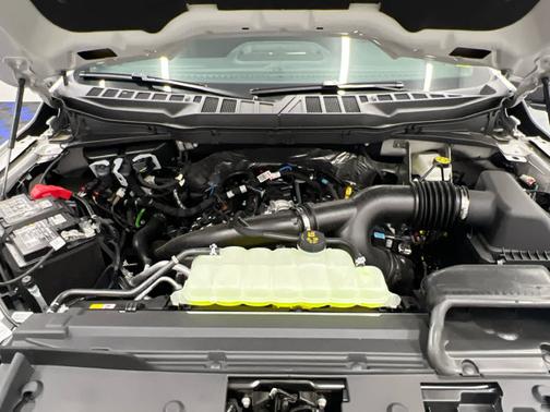 Avalanche 2026 Ford F-150 XLT