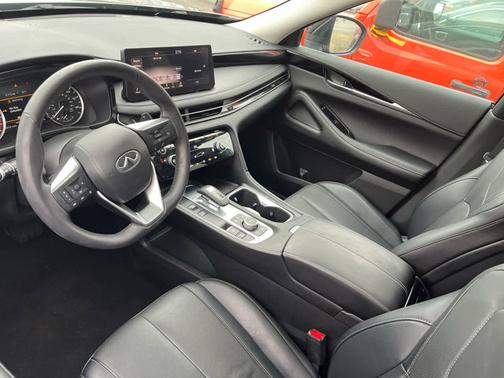 2023 INFINITI QX60 PURE