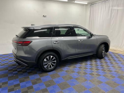 2023 INFINITI QX60 PURE