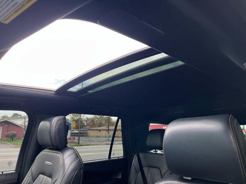 2022 Ford Expedition Max Platinum