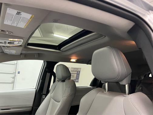 Celestial Silver Metallic 2025 Toyota Sienna XLE