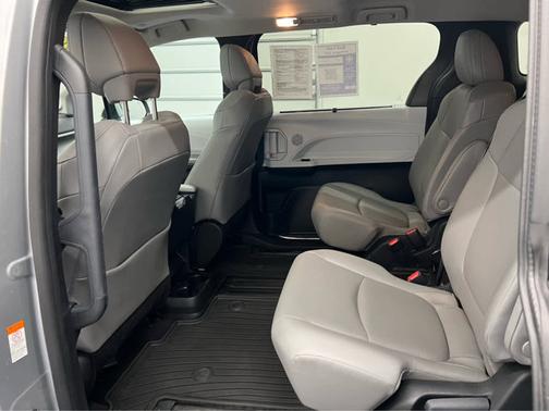 Celestial Silver Metallic 2025 Toyota Sienna XLE