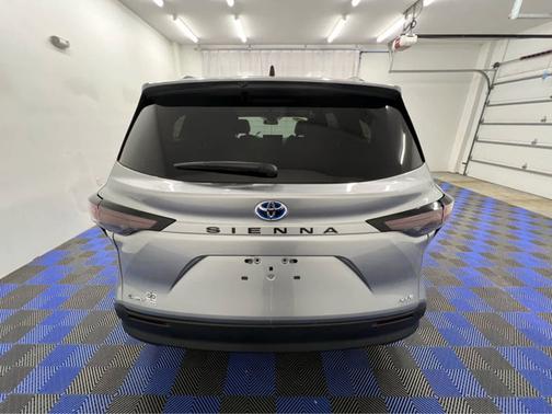 Celestial Silver Metallic 2025 Toyota Sienna XLE