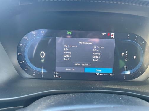 2025 Volvo XC40 Plus Bright Theme