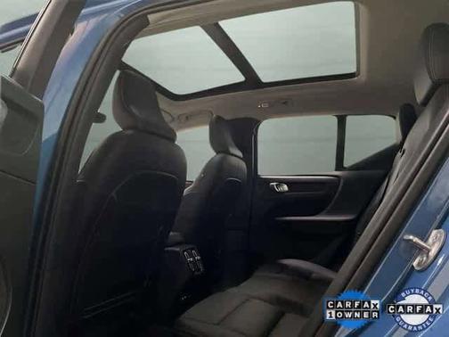 2025 Volvo XC40 Plus Bright Theme