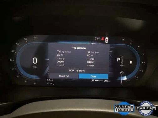 2025 Volvo XC40 Plus Bright Theme