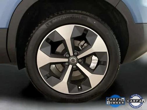 2025 Volvo XC40 Plus Bright Theme