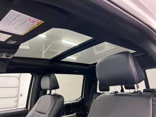 2022 Ford F-250 LARIAT 4WD Crew Cab 6.75 Box