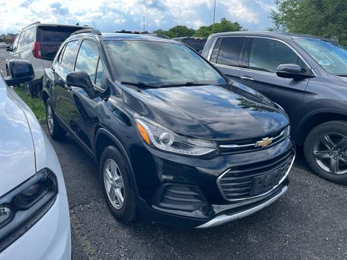 Mosaic Black Metallic 2021 Chevrolet Trax LT